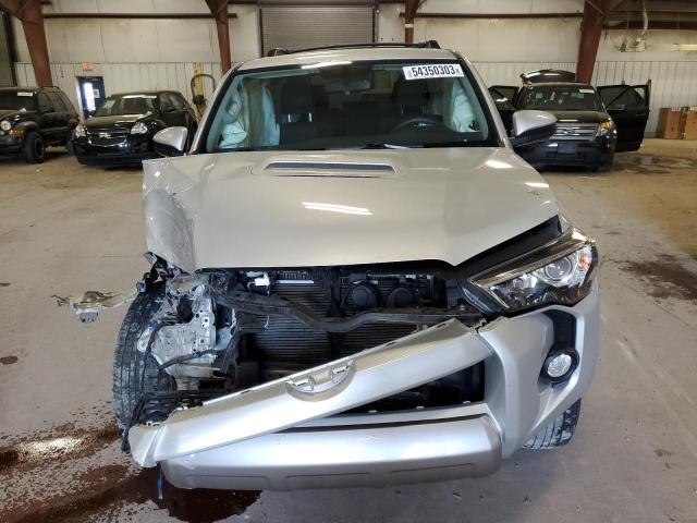 JTEBU5JR6J5572763 - 2018 TOYOTA 4RUNNER SR5/SR5 PREMIUM 银色 照片 5