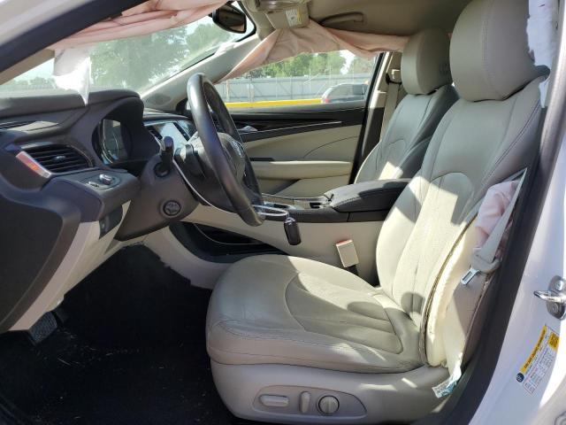 1G4ZP5SS0JU110759 - 2018 BUICK LACROSSE ESSENCE თეთრი ფოტო 7