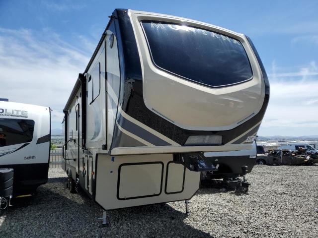 4YDF37425JA741291 - 2018 KEYSTONE MONTANA TAN photo 1