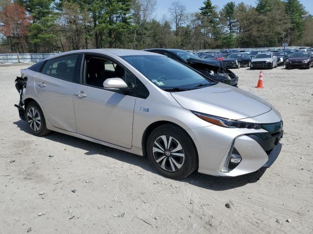 JTDKARFP8H3049875 - 2017 TOYOTA PRIUS PRIM WHITE photo 4