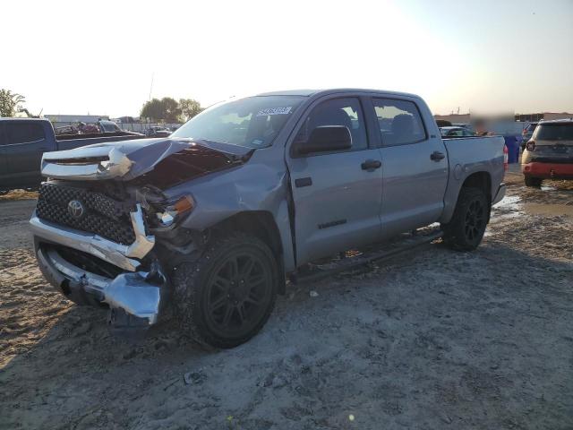 5TFEY5F11JX243448 - 2018 TOYOTA TUNDRA CREWMAX SR5 GRAY photo 1