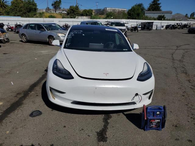 5YJ3E1EA7JF076288 - 2018 TESLA MODEL 3 WHITE photo 5