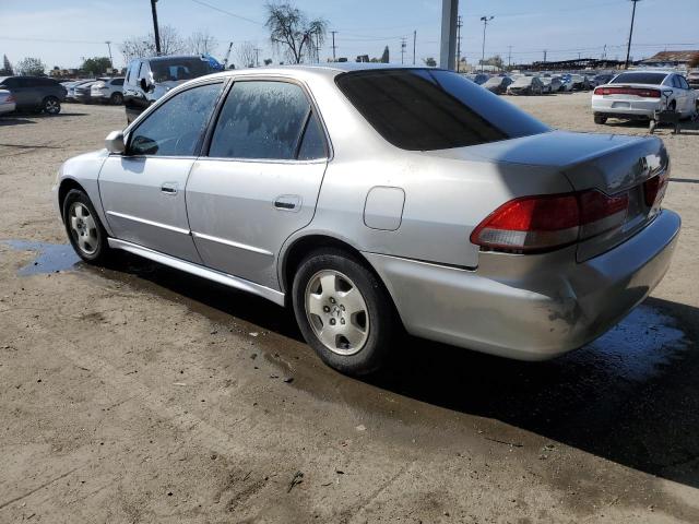 1HGCG16522A026972 - 2002 HONDA ACCORD EX 银色 照片 2