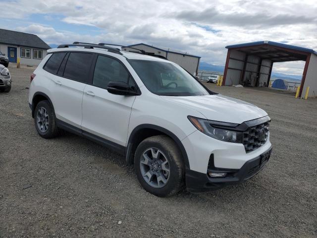 5FNYF8H62PB004376 - 2023 HONDA PASSPORT TRAIL SPORT WHITE photo 4