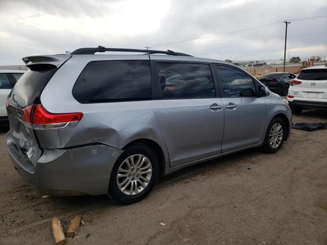 5TDYK3DC4BS077067 - 2011 TOYOTA SIENNA XLE SILVER photo 3