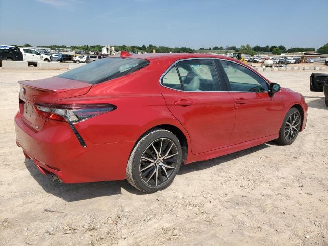 4T1G11AK2RU192640 - 2024 TOYOTA CAMRY SE NIGHT SHADE RED photo 3