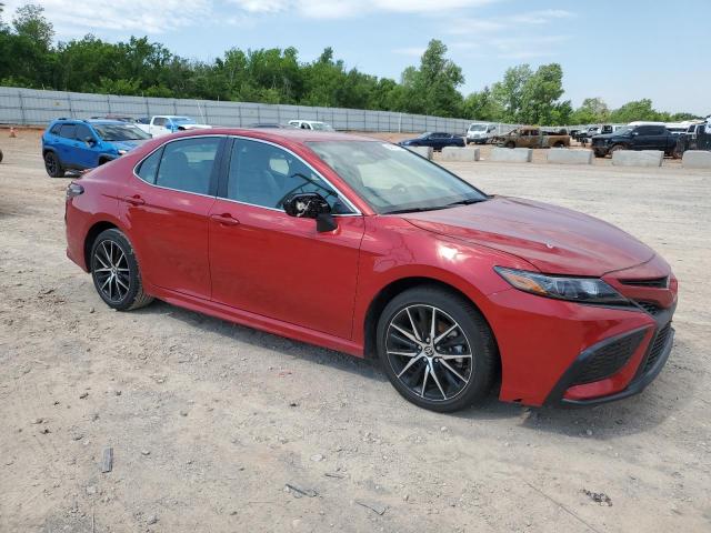 4T1G11AK2RU192640 - 2024 TOYOTA CAMRY SE NIGHT SHADE RED photo 4