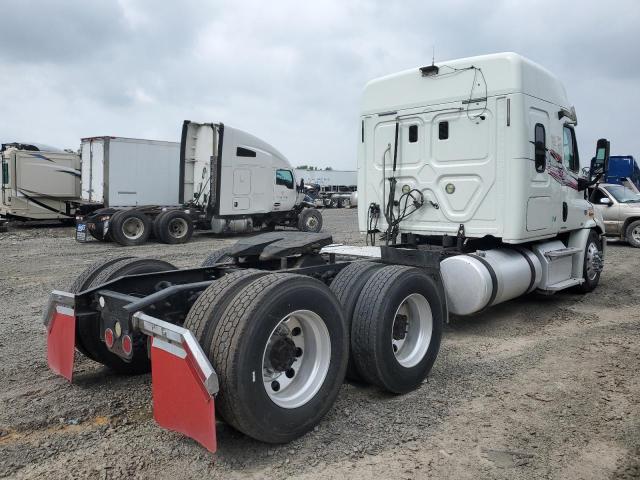 1FUJGHDV6CLBK5085 - 2012 FREIGHTLINER CASCADIA 1 WHITE photo 4