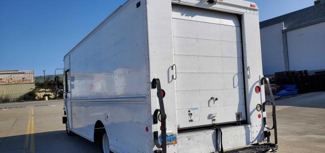 4UZAAPDH47CZ13942 - 2007 FREIGHTLINER CHASSIS M LINE WALK-IN VAN WHITE photo 3