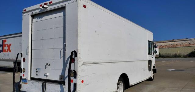 4UZAAPDH47CZ13942 - 2007 FREIGHTLINER CHASSIS M LINE WALK-IN VAN WHITE photo 4