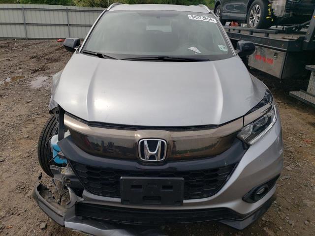 3CZRU6H19MM703895 - 2021 HONDA HR-V SPORT SILVER photo 5