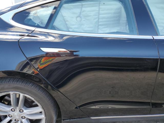 5YJSA1E25FF105326 - 2015 TESLA MODEL S შავი ფოტო 10