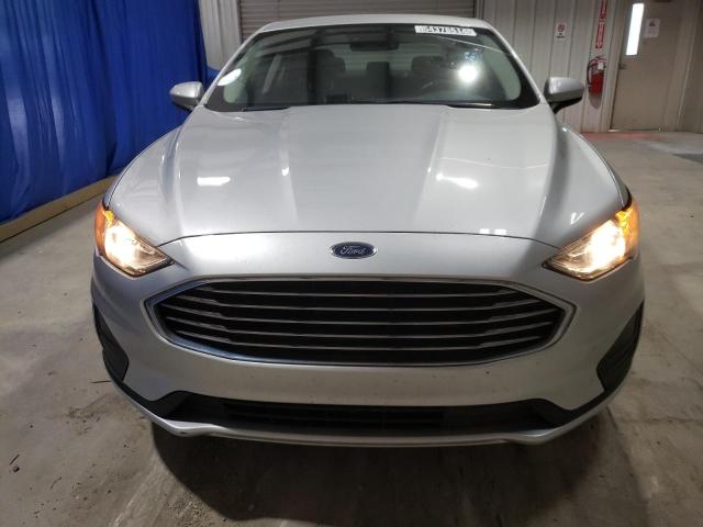 3FA6P0HD8KR183881 - 2019 FORD FUSION SE SILVER photo 5