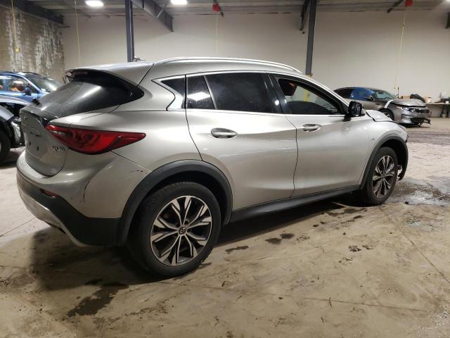 SJKCH5CR8HA036101 - 2017 INFINITI QX30 BASE SILVER photo 3