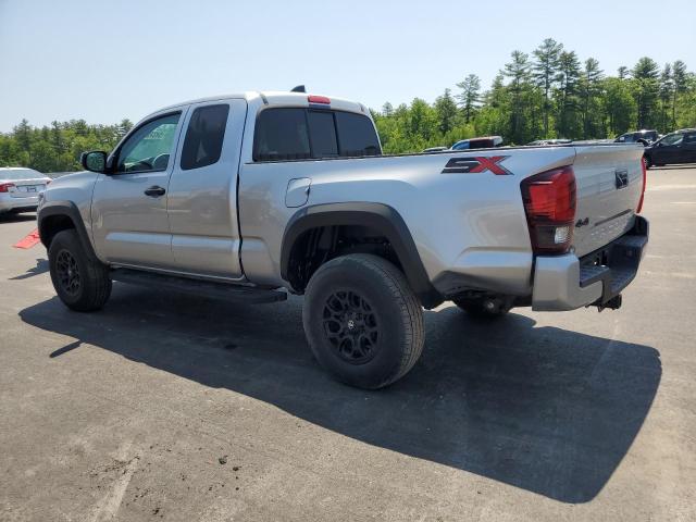 3TYSZ5AN1NT090063 - 2022 TOYOTA TACOMA ACCESS CAB ვერცხლისფერი ფოტო 2