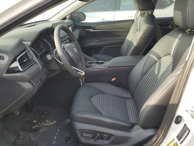 4T1T11AKXRU899208 - 2024 TOYOTA CAMRY SE NIGHT SHADE WHITE photo 7