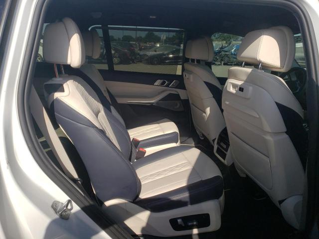 5UXCX6C03LLE35512 - 2020 BMW X7 M50I WHITE photo 6