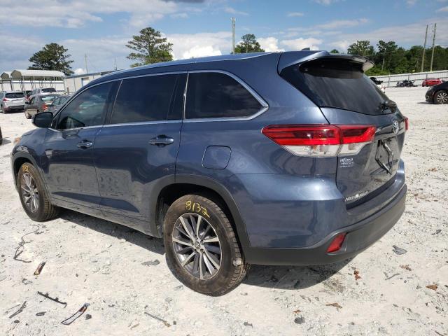 5TDKZRFH2JS236633 - 2018 TOYOTA HIGHLANDER SE BLUE photo 2