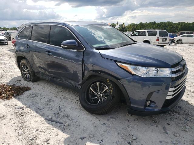 5TDKZRFH2JS236633 - 2018 TOYOTA HIGHLANDER SE BLUE photo 4