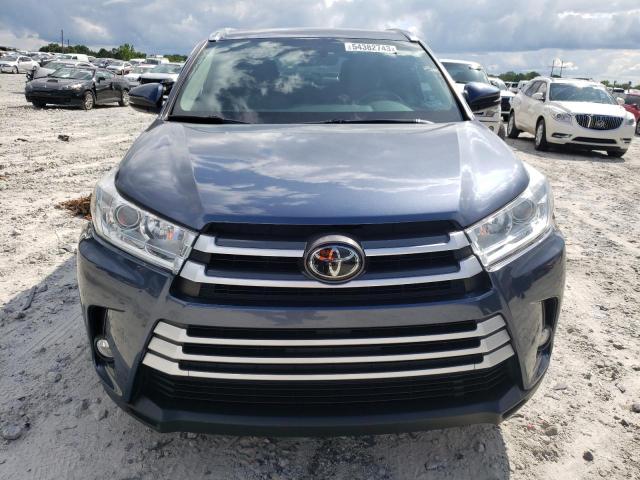 5TDKZRFH2JS236633 - 2018 TOYOTA HIGHLANDER SE BLUE photo 5