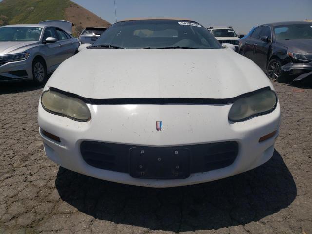 2G1FP32K622107070 - 2002 CHEVROLET CAMARO WHITE photo 5