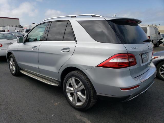 4JGDA5HB5DA172571 - 2013 MERCEDES-BENZ ML 350 4MATIC SILVER photo 2