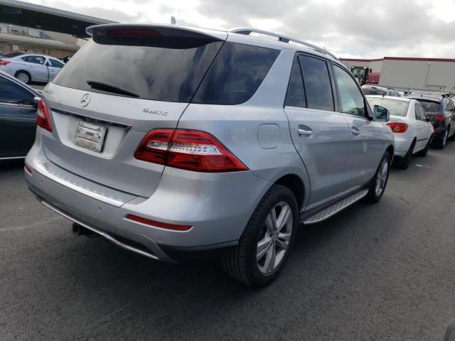 4JGDA5HB5DA172571 - 2013 MERCEDES-BENZ ML 350 4MATIC SILVER photo 3