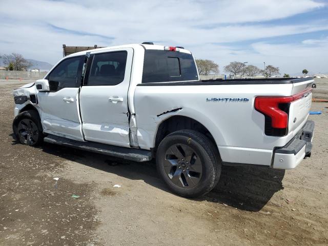 1FTVW1EL8NWG16420 - 2022 FORD F150 LIGHTNING PRO WHITE photo 2