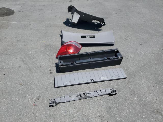 2T1KR32E34C200889 - 2004 TOYOTA COROLLA MA XR SILVER photo 12