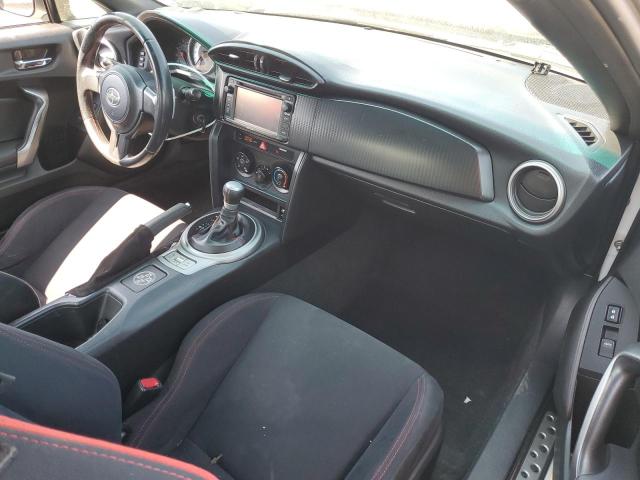 JF1ZNAA17D2731191 - 2013 TOYOTA SCION FR-S WHITE photo 8