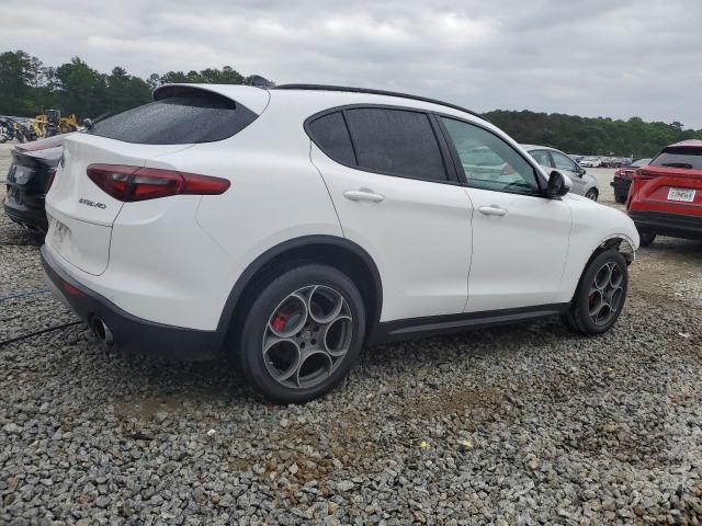 ZASFAKNN3J7B88469 - 2018 ALFA ROMEO STELVIO TI SPORT WHITE photo 3