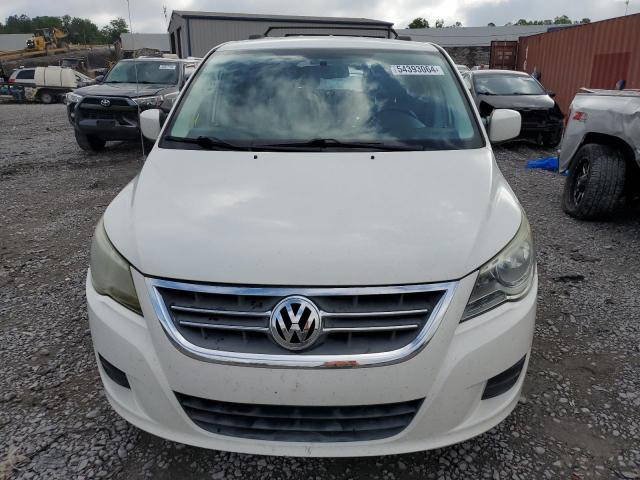 2V4RW3DG3BR636490 - 2011 VOLKSWAGEN ROUTAN SE WHITE photo 5