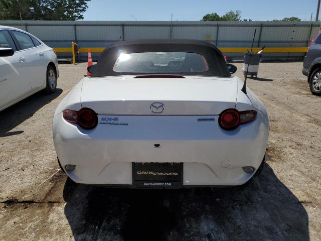 JM1NDAB79L0413212 - 2020 MAZDA MX-5 MIATA SPORT WHITE photo 6