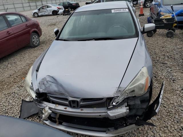 1HGCM56465A040515 - 2005 HONDA ACCORD LX SILVER photo 5