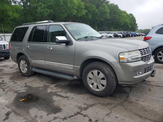5LMFU27508LJ09444 - 2008 LINCOLN NAVIGATOR SILVER photo 4
