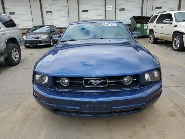 1ZVFT84N165191491 - 2006 FORD MUSTANG BLUE photo 5
