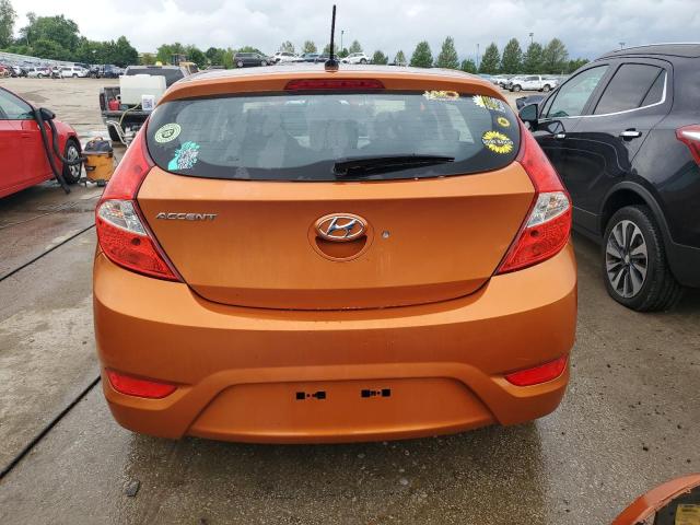 KMHCT5AE6HU321293 - 2017 HYUNDAI ACCENT SE ORANGE photo 6