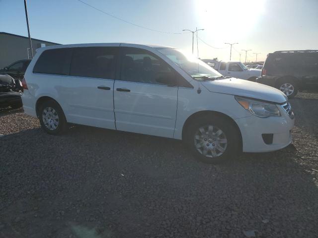 2V4RW4DG2BR789450 - 2011 VOLKSWAGEN ROUTAN S WHITE photo 4