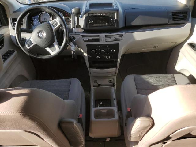 2V4RW4DG2BR789450 - 2011 VOLKSWAGEN ROUTAN S WHITE photo 8