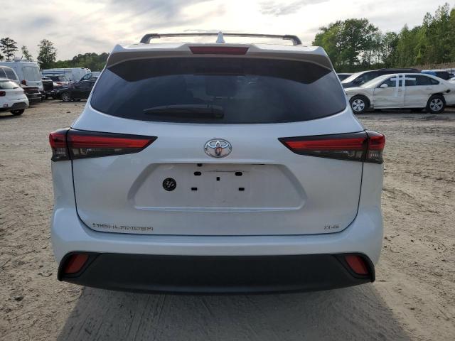 5TDGZRAH5NS544477 - 2022 TOYOTA HIGHLANDER XLE WHITE photo 6