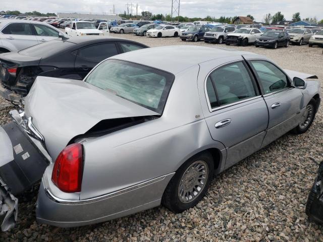 1LNHM83W31Y607949 - 2001 LINCOLN TOWN CARTIER SILVER photo 3