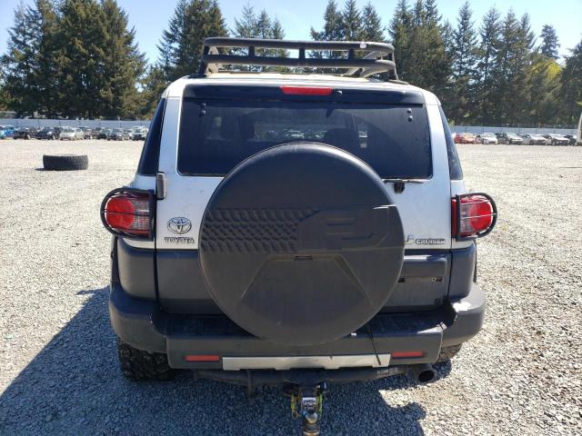 JTEBU11F570070332 - 2007 TOYOTA FJ CRUISER SILVER photo 6