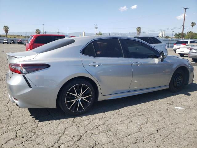 4T1T11BK4PU082831 - 2023 TOYOTA CAMRY SE NIGHT SHADE SILVER photo 3