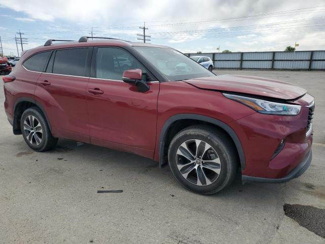 5TDGZRBH5LS017051 - 2020 TOYOTA HIGHLANDER XLE RED photo 4