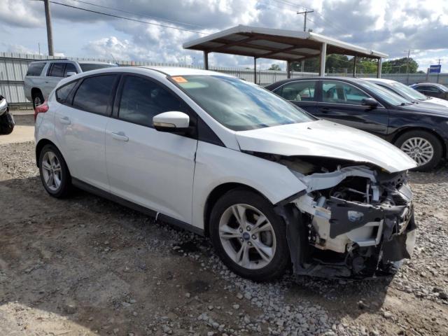 1FADP3K23EL239714 - 2014 FORD FOCUS SE WHITE photo 4