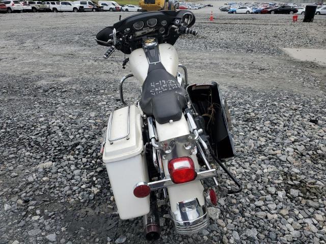 1HD1FCW116Y623141 - 2006 HARLEY-DAVIDSON FLHTCUI 白色 照片 4