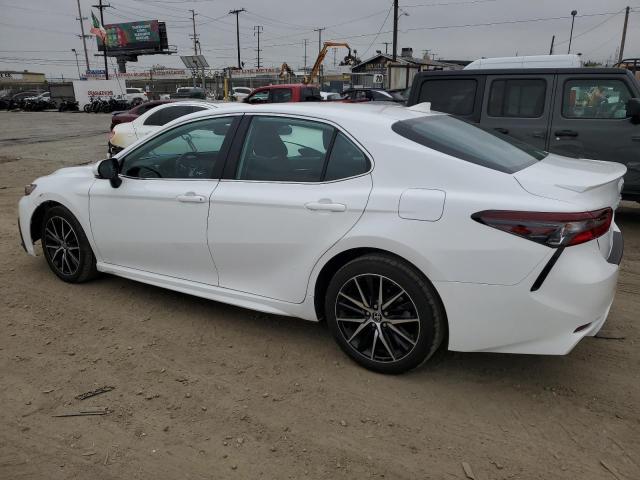 4T1T11AK5PU816409 - 2023 TOYOTA CAMRY SE NIGHT SHADE WHITE photo 2