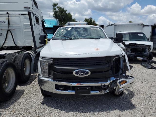 1FDUF5GT2KDA27270 - 2019 FORD F550 SUPER DUTY WHITE photo 5