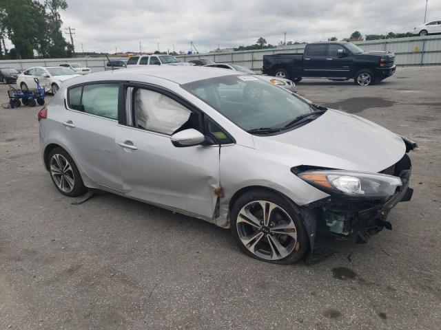 KNAFX5A85G5515979 - 2016 KIA FORTE EX SILVER photo 4