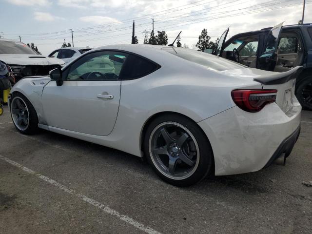 JF1ZNAA14D2711061 - 2013 TOYOTA SCION FR-S WHITE photo 2